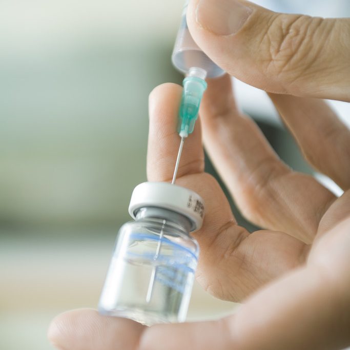 Bild einer Ampulle mit Spritze